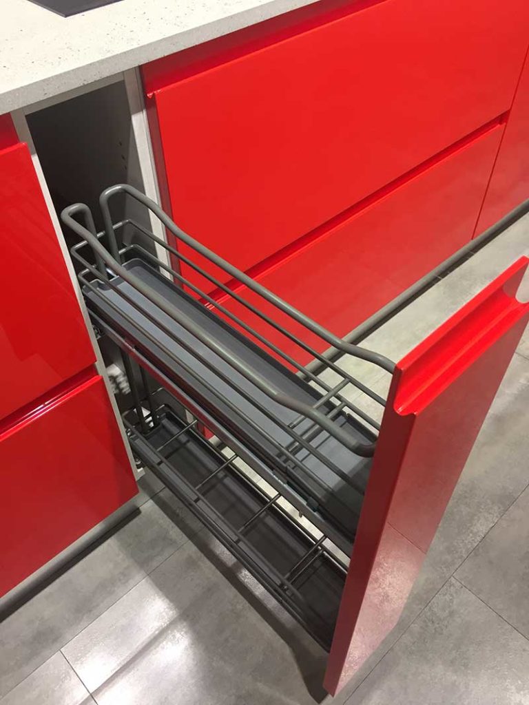 Accesorios y Herrajes para Muebles de Cocina - Vertical Accesorios y Herrajes para Muebles de Cocina - Vertical