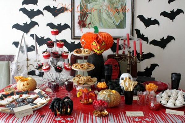 Imagen de una mesa decorada para halloween