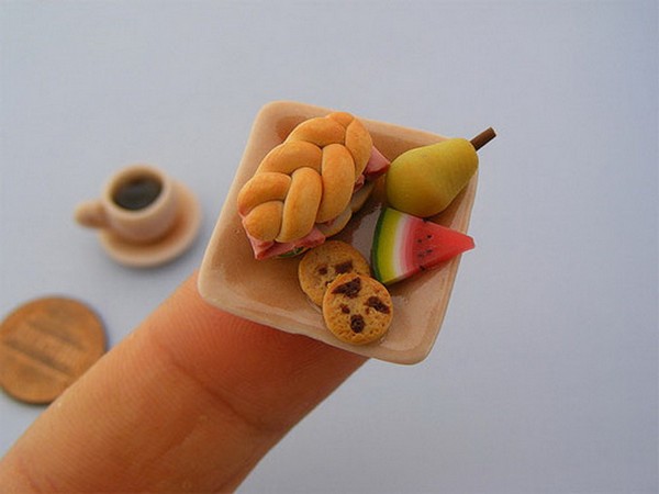 cocina en miniatura del artista Aaron Neck
