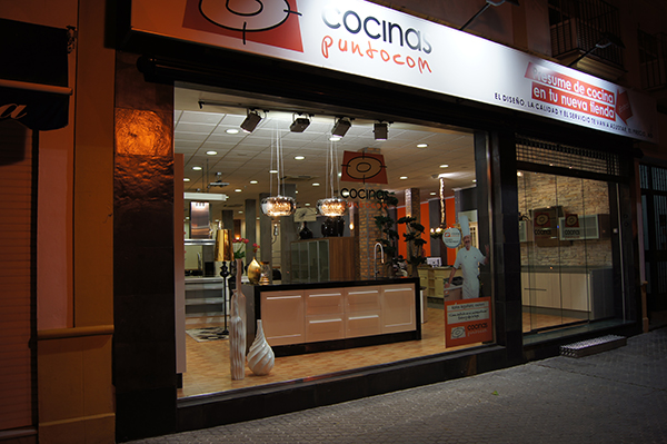 Cocinas puntocom García de la Vega en Utrera exterior